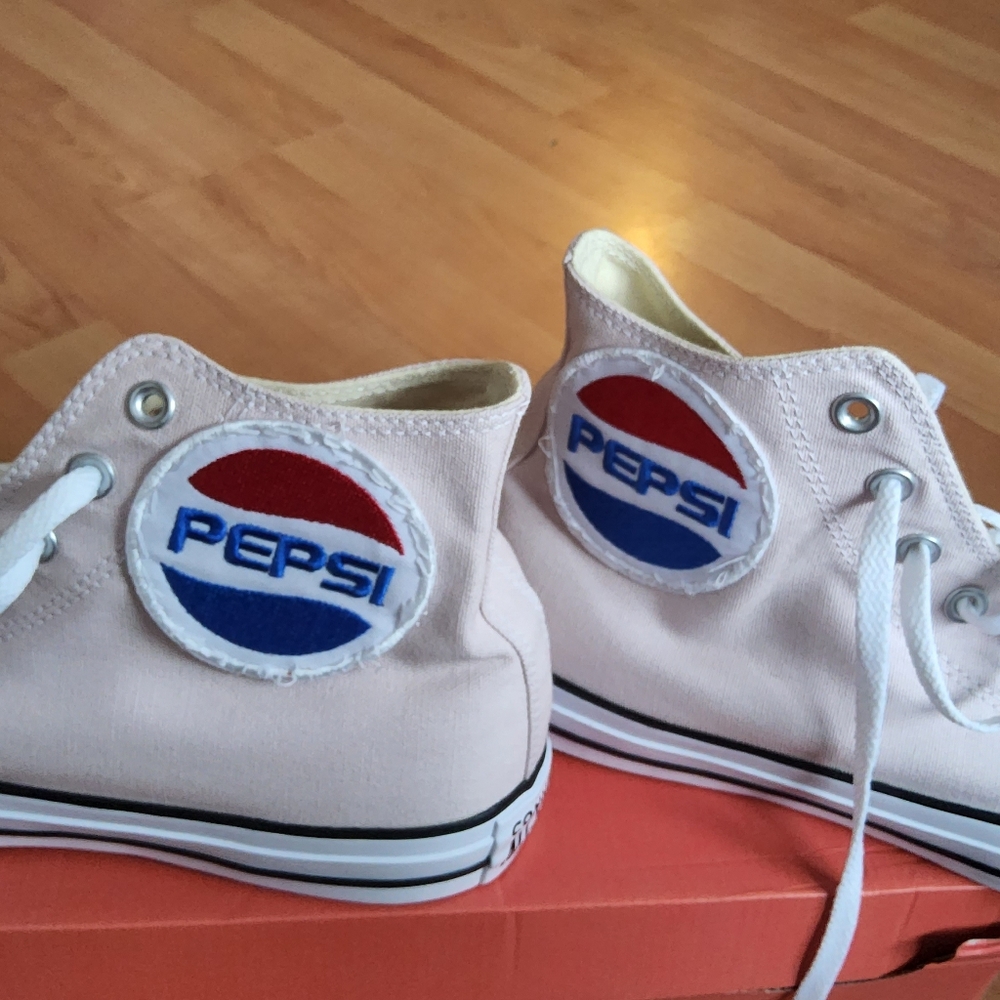 Mens unique salmon coloured Converse with Pepsi design. SizeUK 11. - Picture 1 of 6
